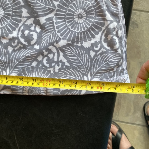 Lululemon Tank Size small - Picture 3 of 7